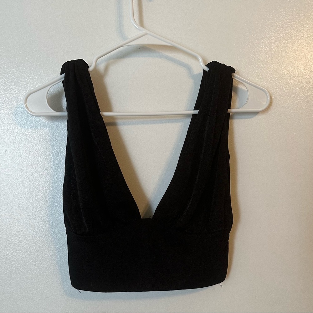 Cropped V-neck Tank